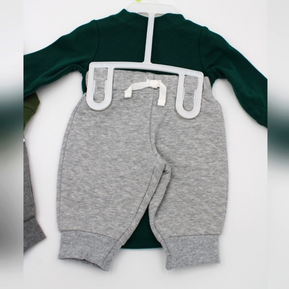 2 Carter’s Outfits – Size 3 Months - Picture 4 of 5